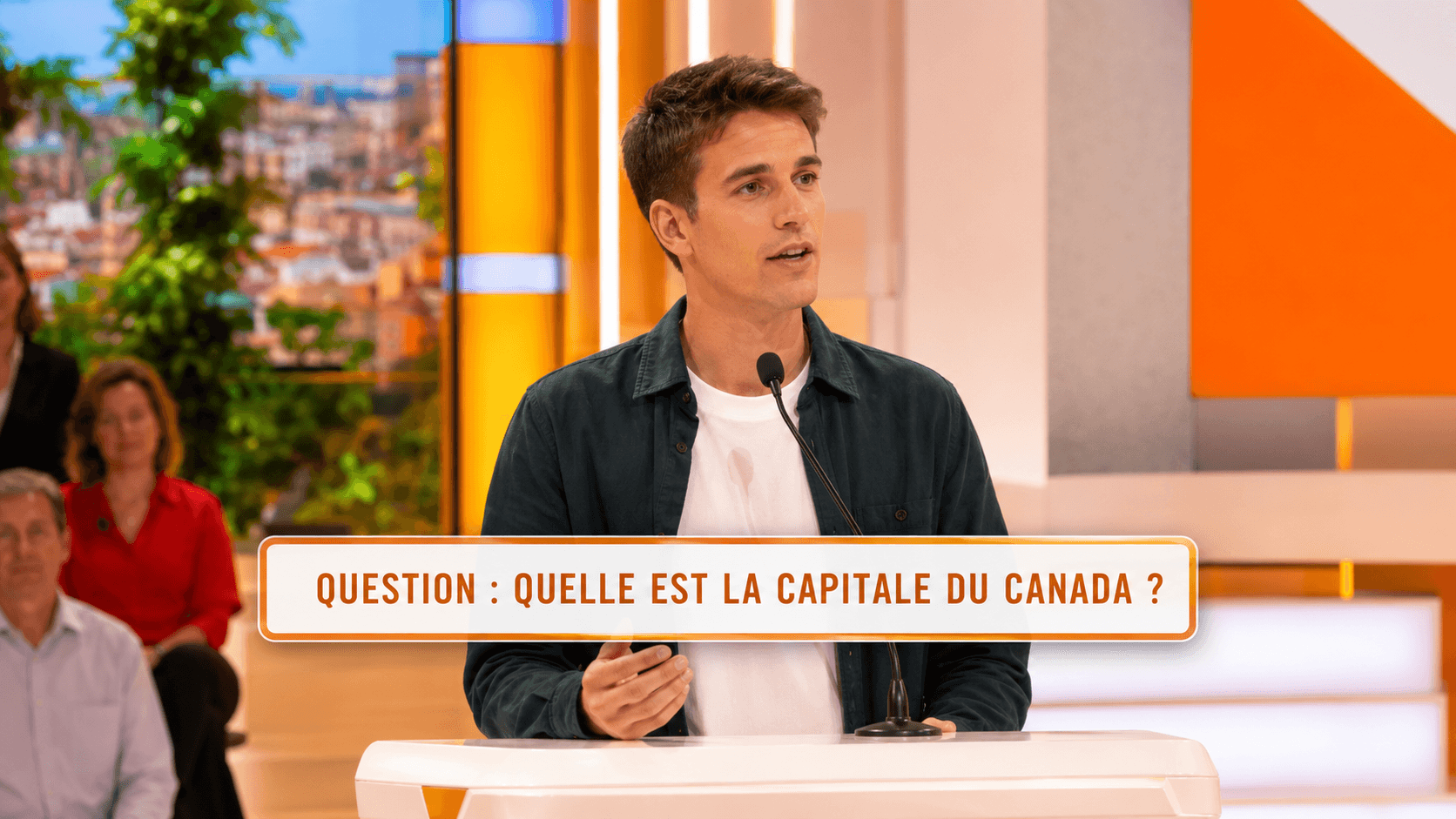 Candidat s'entraînant pour un jeu de culture générale télévisé